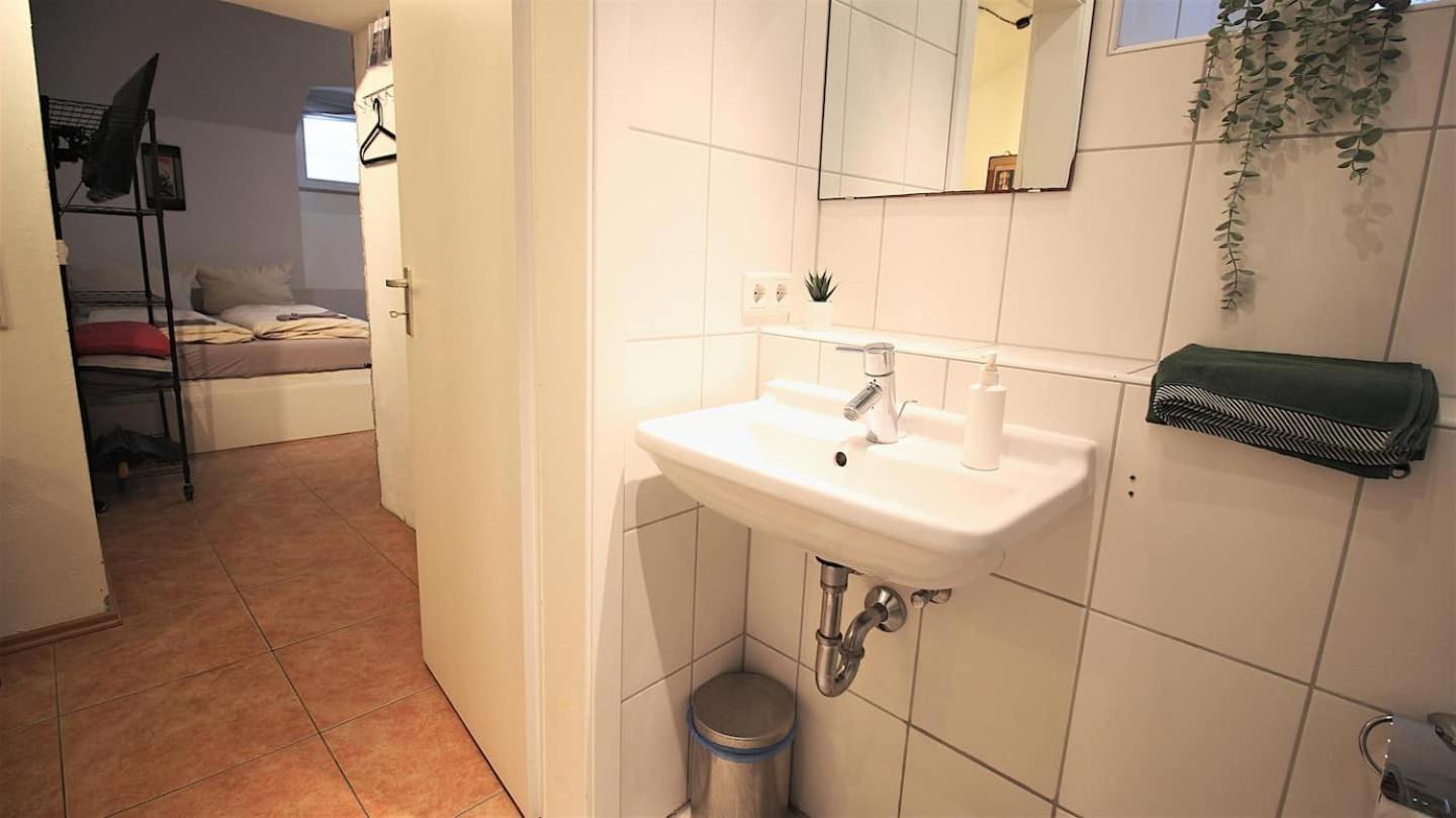 Fully Equipped Apartment Near Main Station Würzburg Exteriör bild